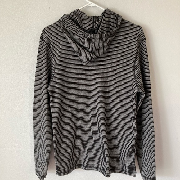Distortion Hoodie Sweatshirt Mens Medium Gray Black Striped Pocket Pullover - Picture 4 of 4